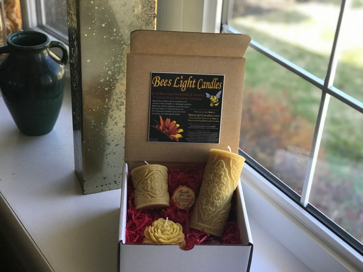 Beach Gift Box – Bees Light Candles