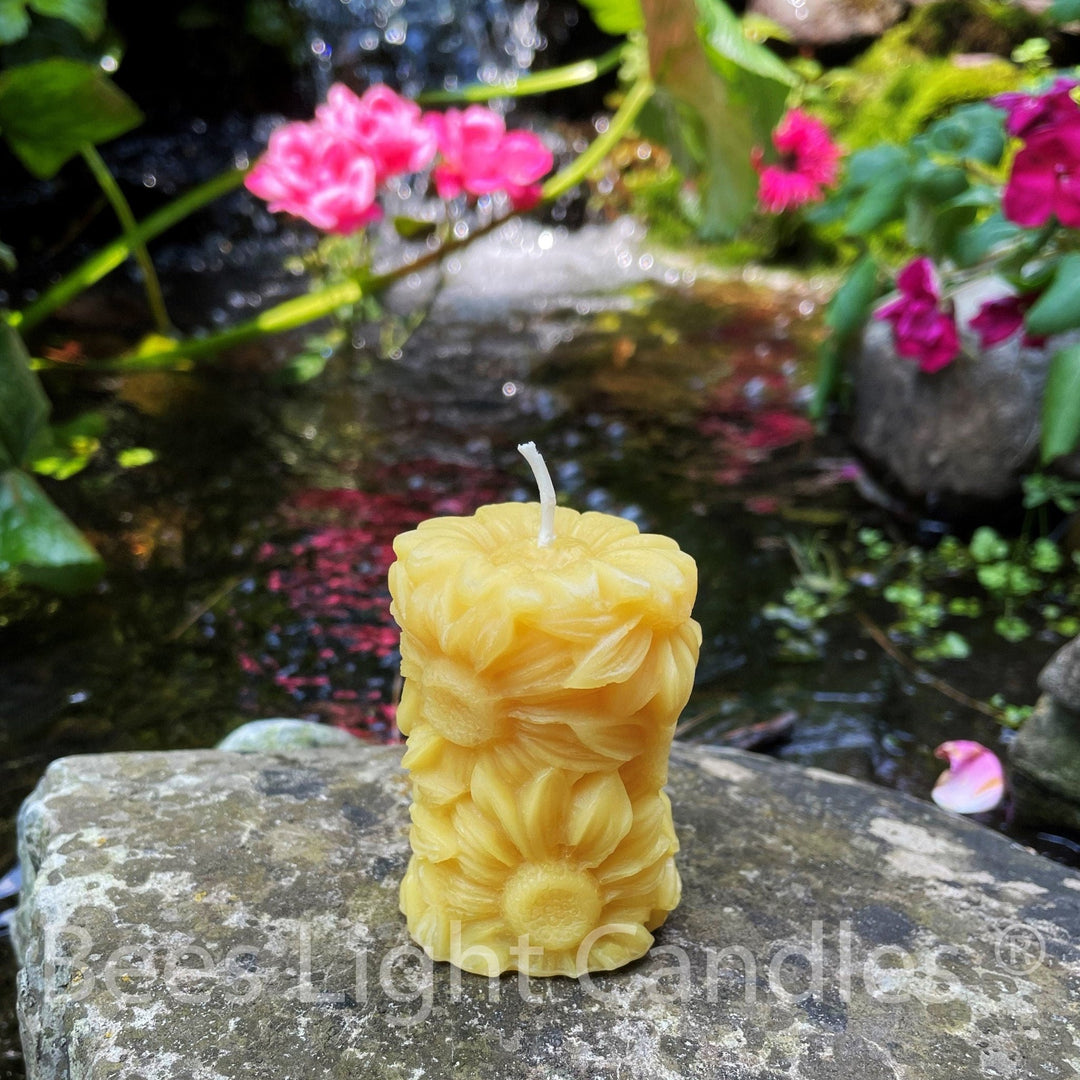 Daisy Flower Beeswax Candle | 100% Natural | Handcrafted | Mini Pillar Candles | Wedding Event | Party | Summer Flowers | Spring Daisies - Bees Light Candles